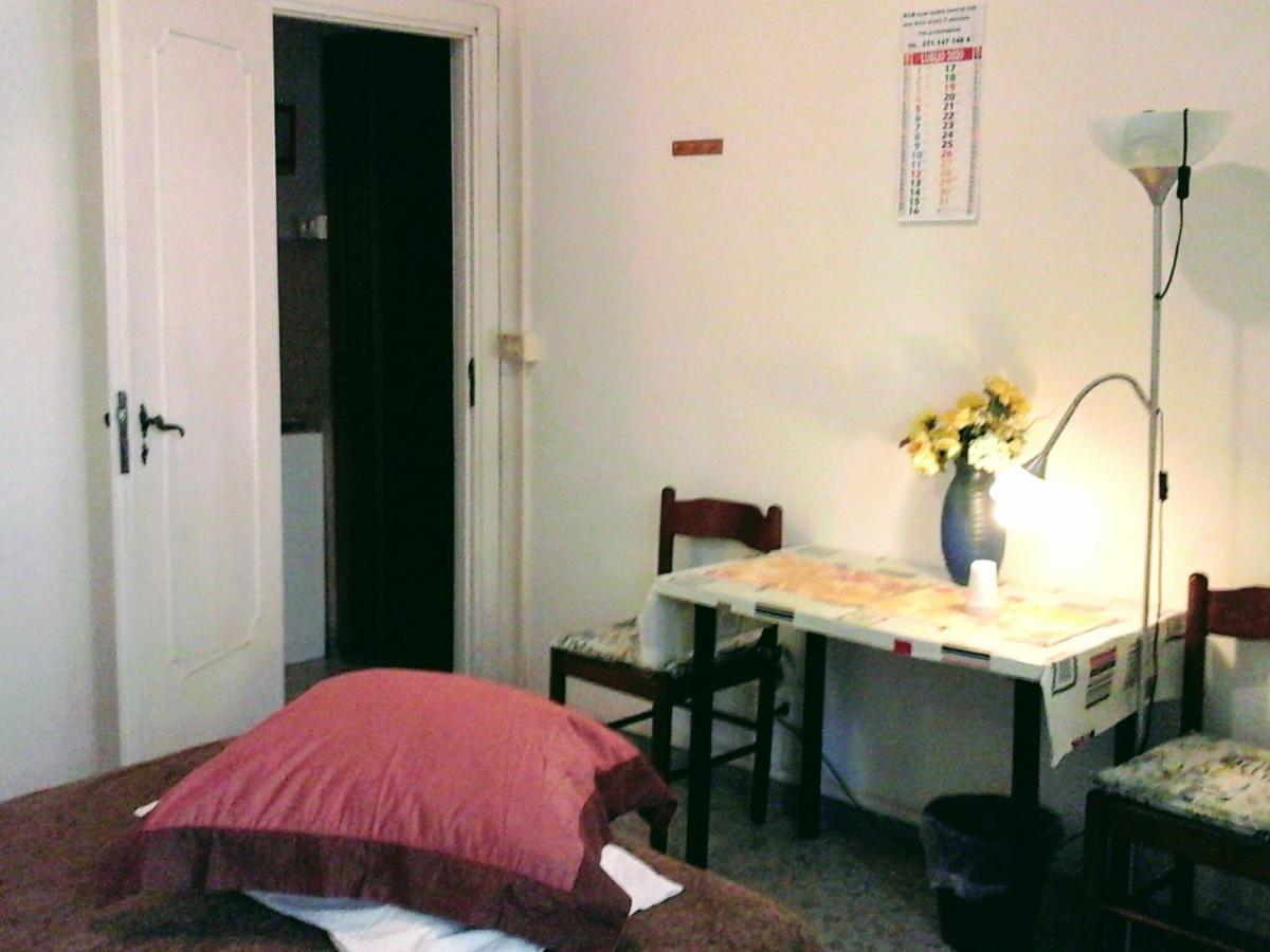 B&B Near Metro' Central Line - Only Wc In The Rooms 15 Minutes To Termini Station 20 To Spagna Square - In The Night Bus Roma Ngoại thất bức ảnh